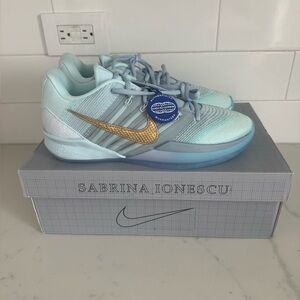Sabrina Ionescu Nike light Blue